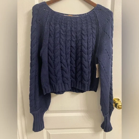 NWT Free People Cable Knit Sweater Navy Blue scooped Neck Ripped Cuff Size XS/S - Picture 6 of 15